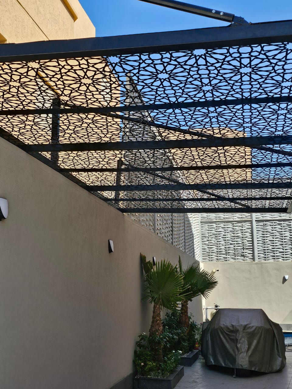 سواتر حديدية مزخرفة